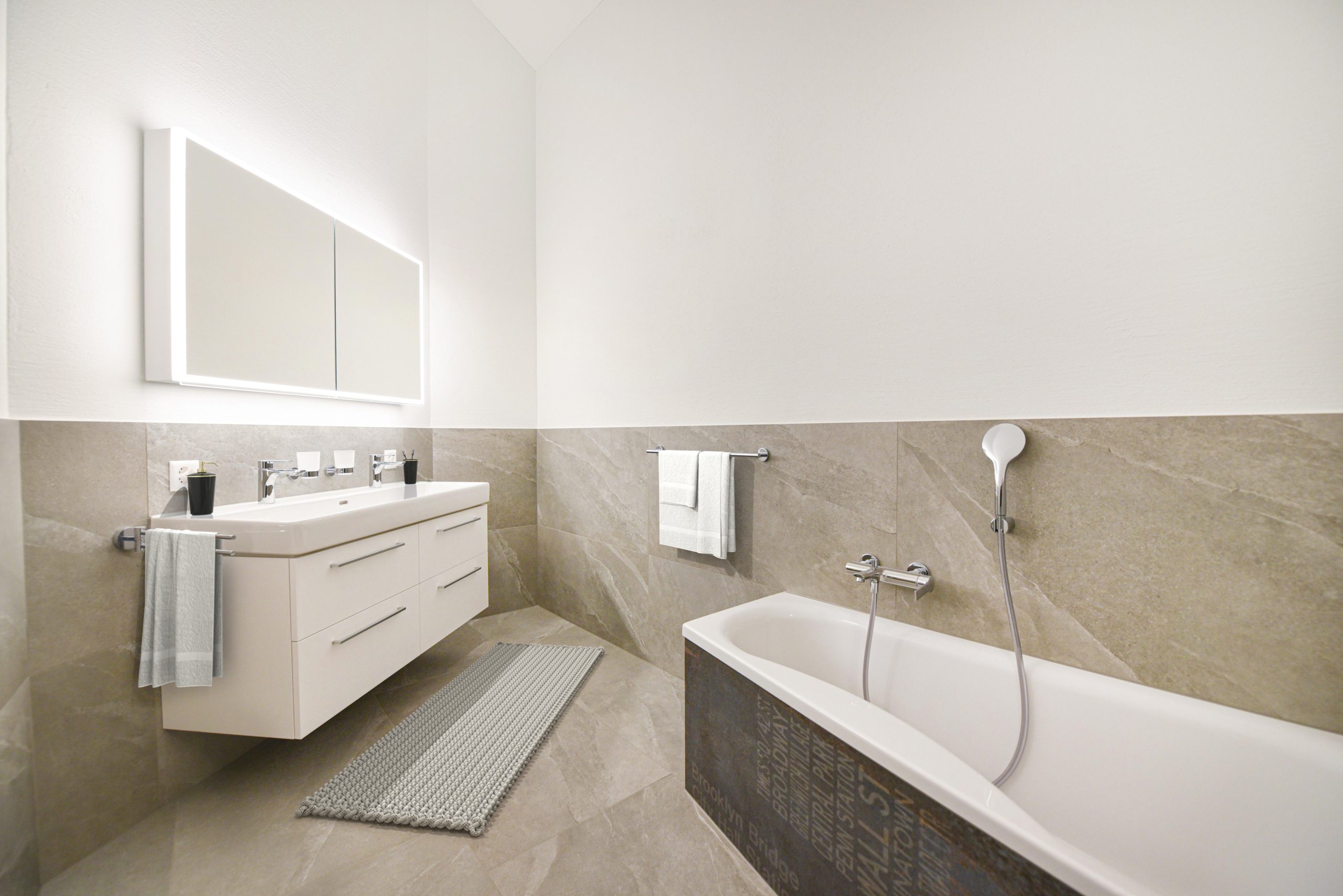 03_Exklusives Gäste-WC mit schönem Stil-20251121-165559