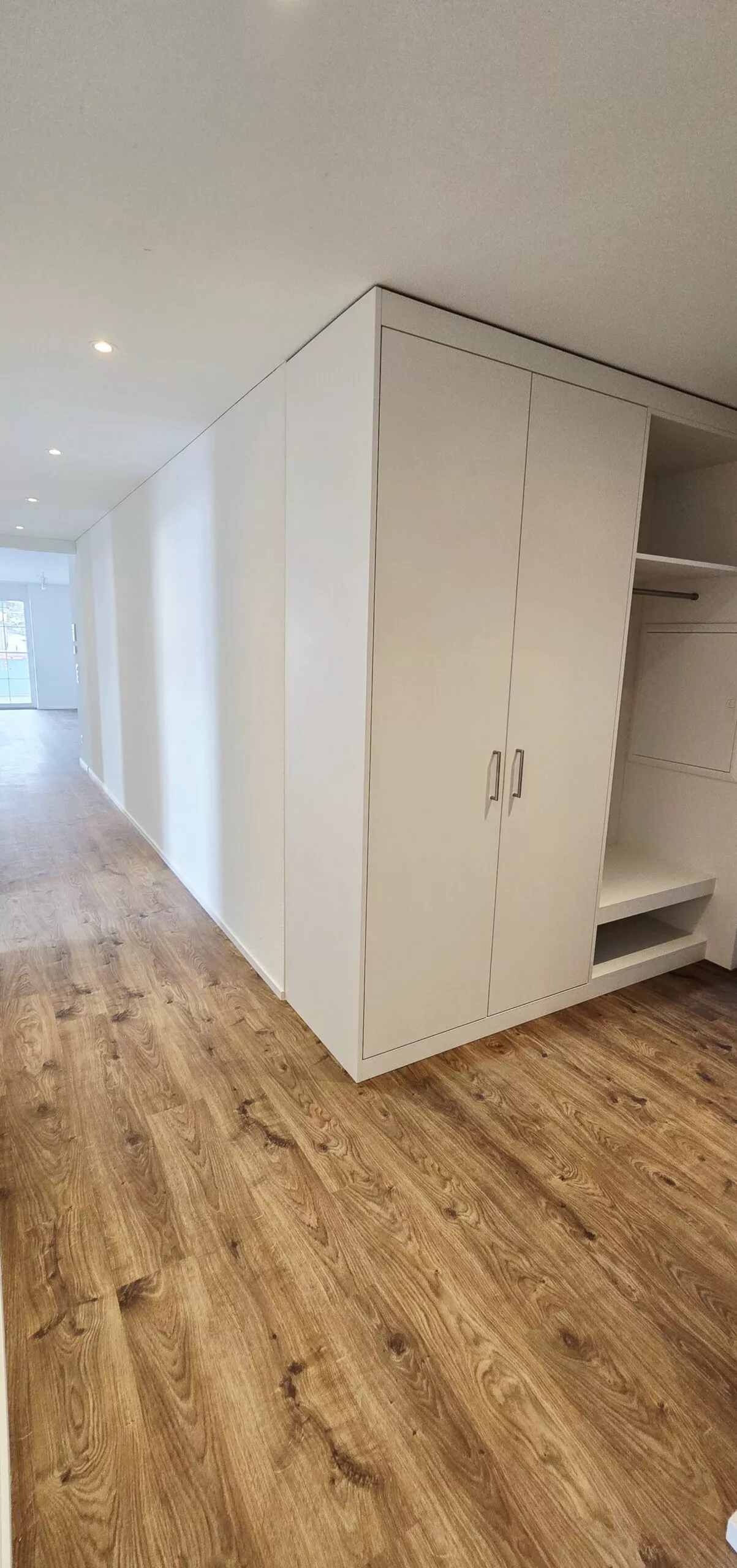 35-Zimmerwohnung-mit-AnkleideBueroHW-Raum-Erstbezug-pa1i-nemo-1