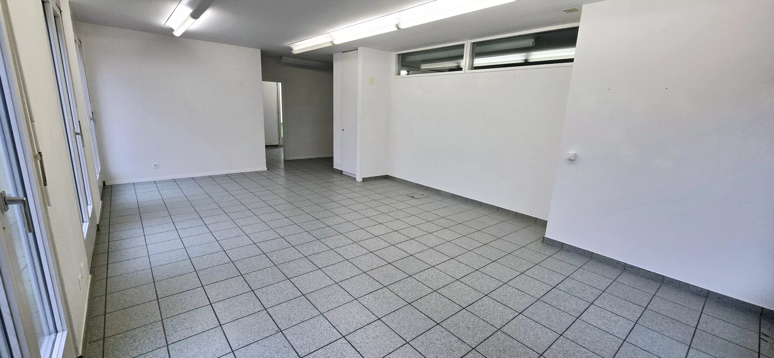 Attraktive-GEWERBEFLAeCHE-im-Eschner-Zentrum-agrx-nemo-5