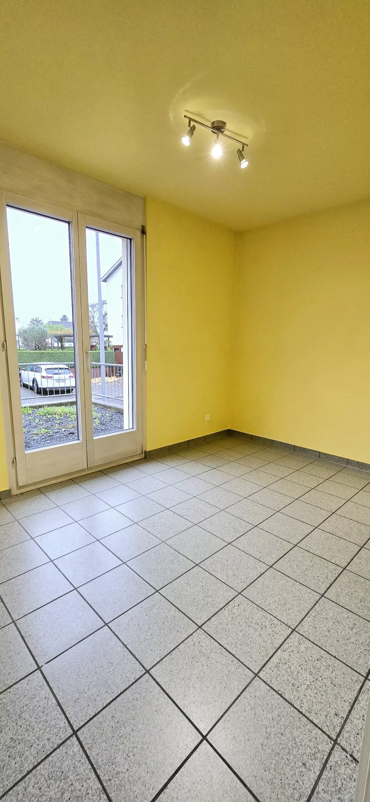 Attraktive-GEWERBEFLAeCHE-im-Eschner-Zentrum-agrx-nemo-7