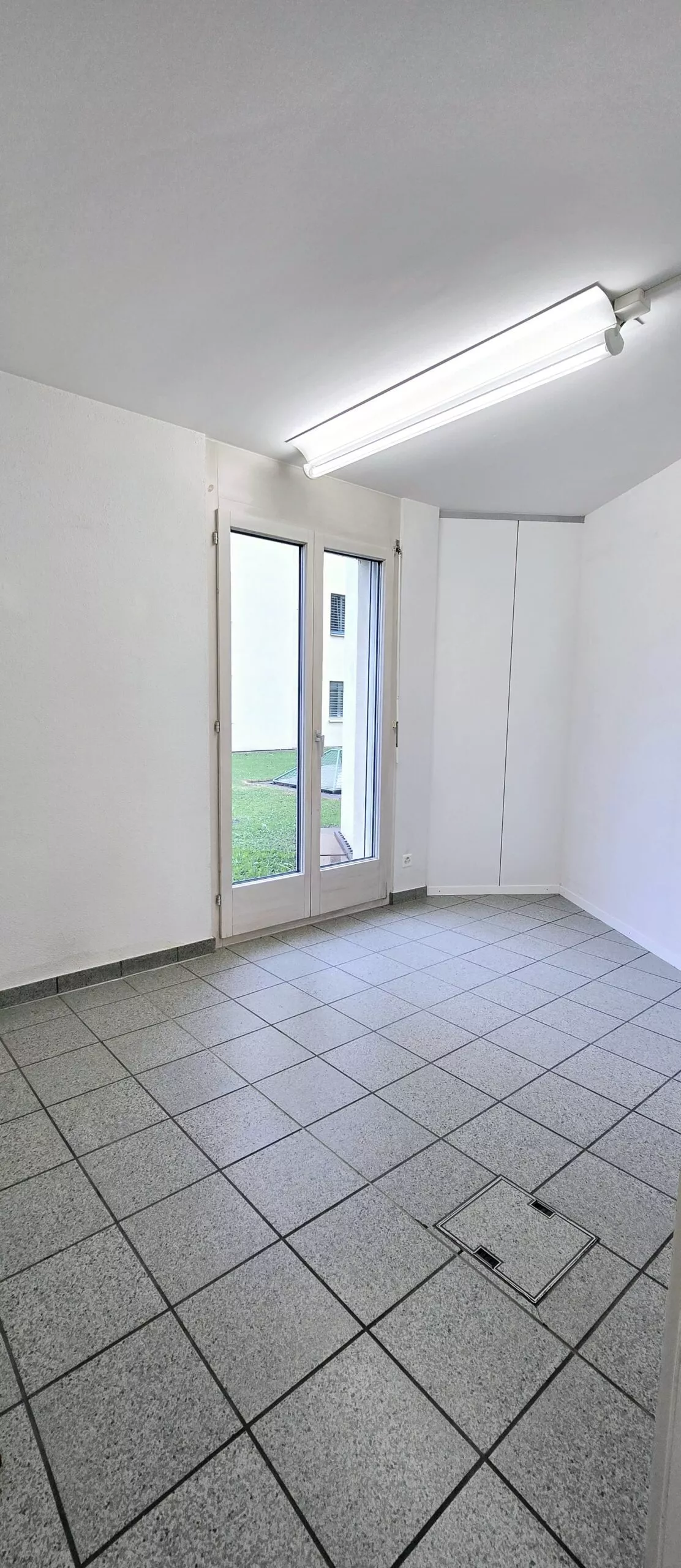 Attraktive-GEWERBEFLAeCHE-im-Eschner-Zentrum-agrx-nemo-8