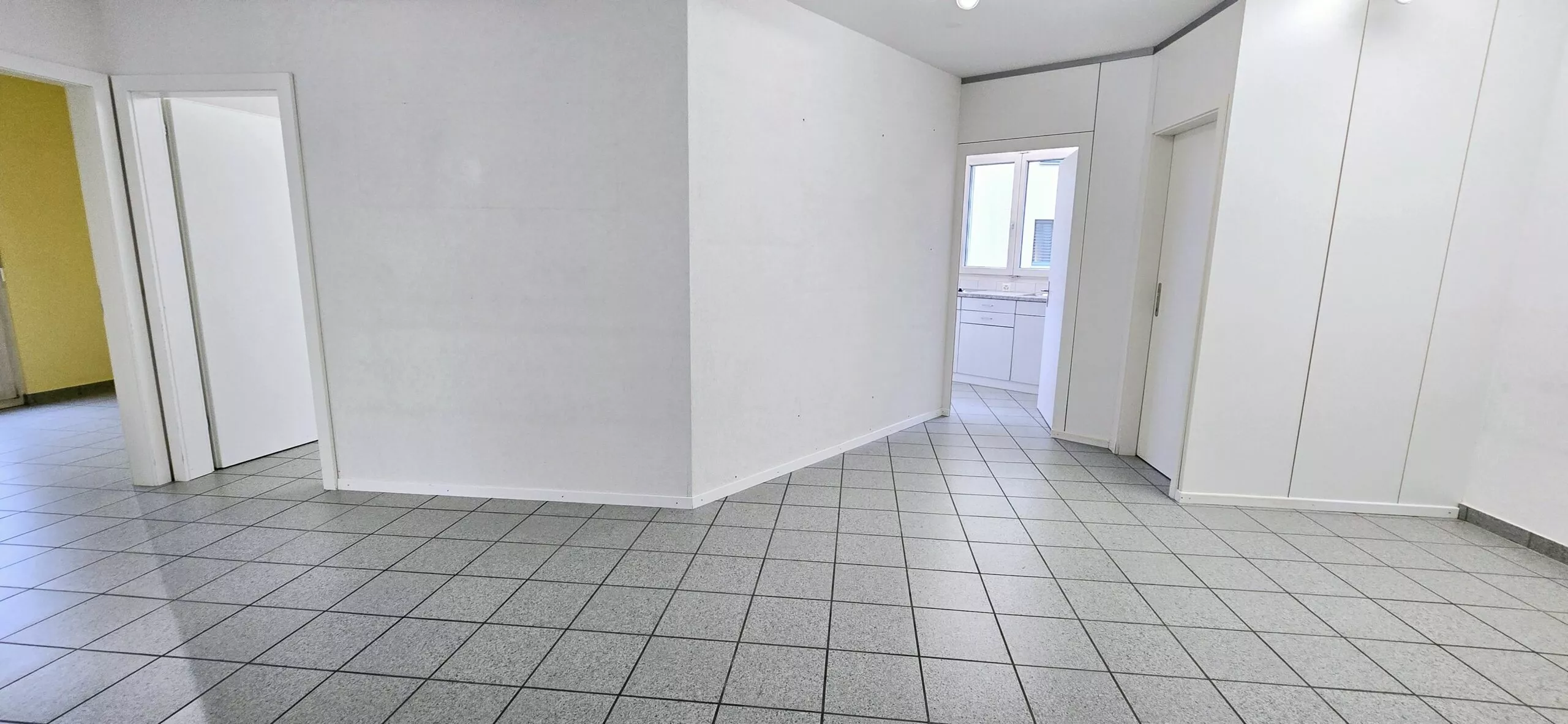 Attraktive-GEWERBEFLAeCHE-im-Eschner-Zentrum-agrx-nemo