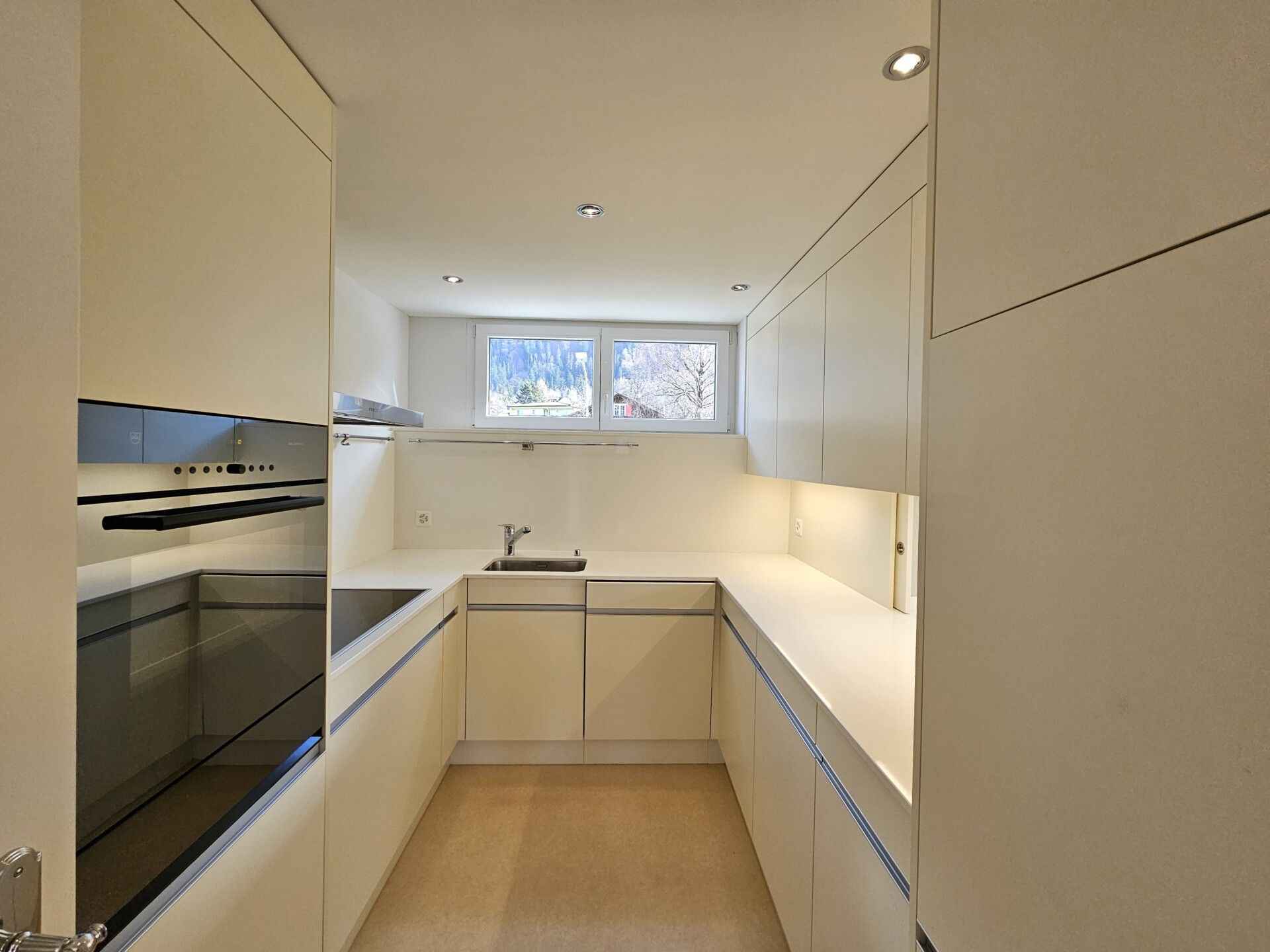 Schoene-25-bis-45-Zimmer-Wohnung-in-Nendeln-de3m-nemo-1