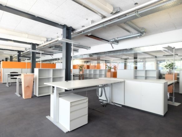 Grossbüro mit vielfältigen Nutzungsmöglichkeiten