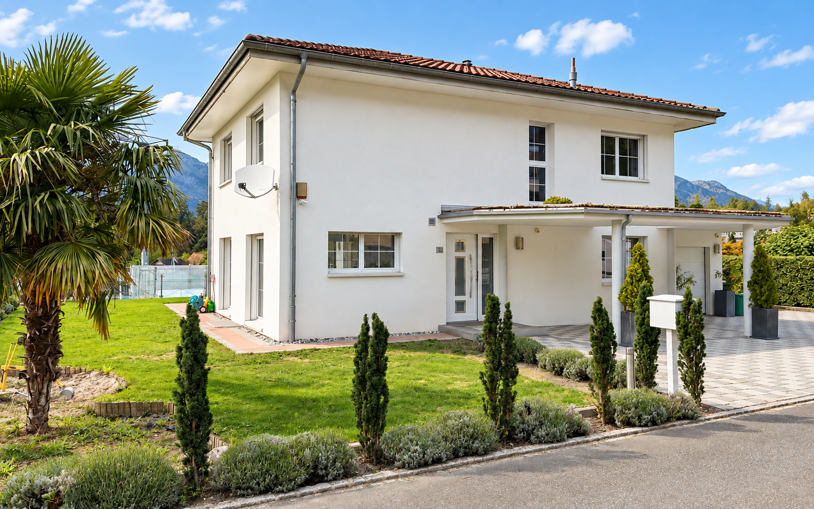 ZU VERMIETEN: Modernes Einfamilienhaus mit Garten und herrlicher Bergsicht in Schellenberg