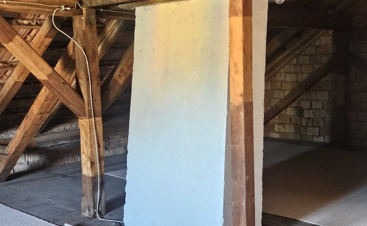 Grosses 4.5 Zimmerhaus