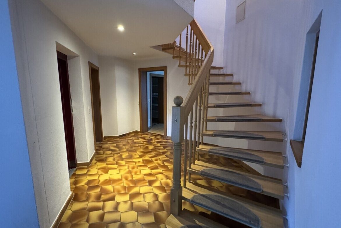 4.5 Zimmer-Einfamilienhaus mit Einliegerwohnung