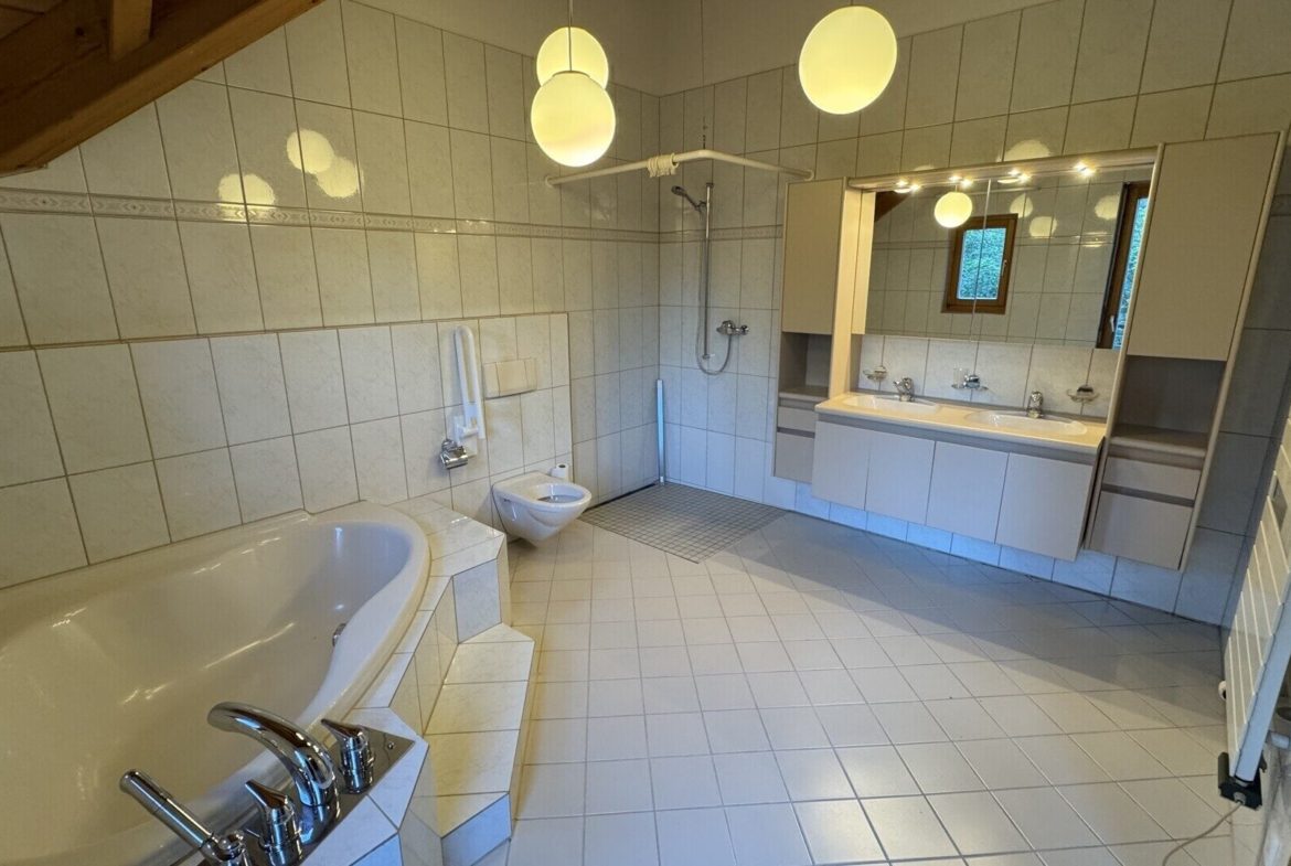 4.5 Zimmer-Einfamilienhaus mit Einliegerwohnung