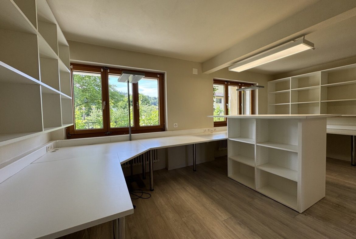 Büro im Hochparterre