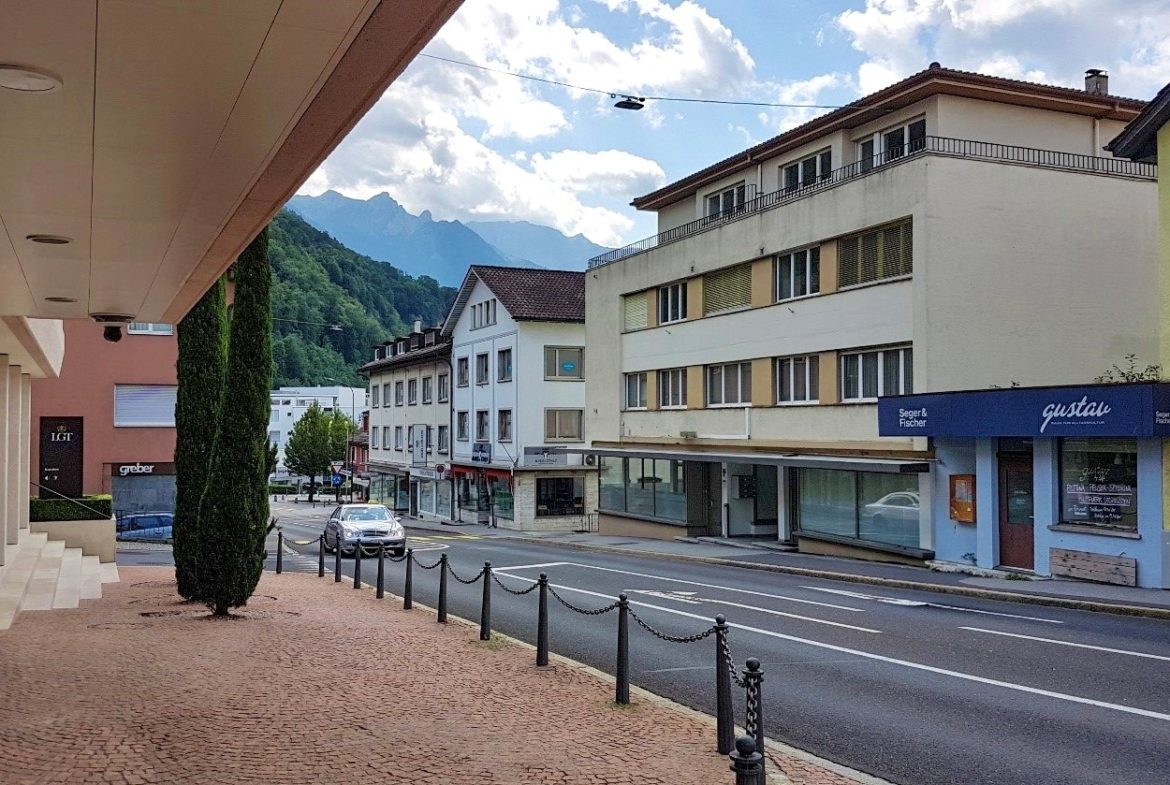 Büro mit Teeküche