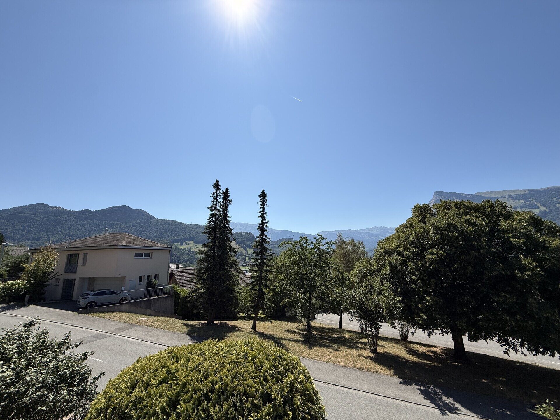 Grosszügiges Einfamilienhaus mit Aussicht