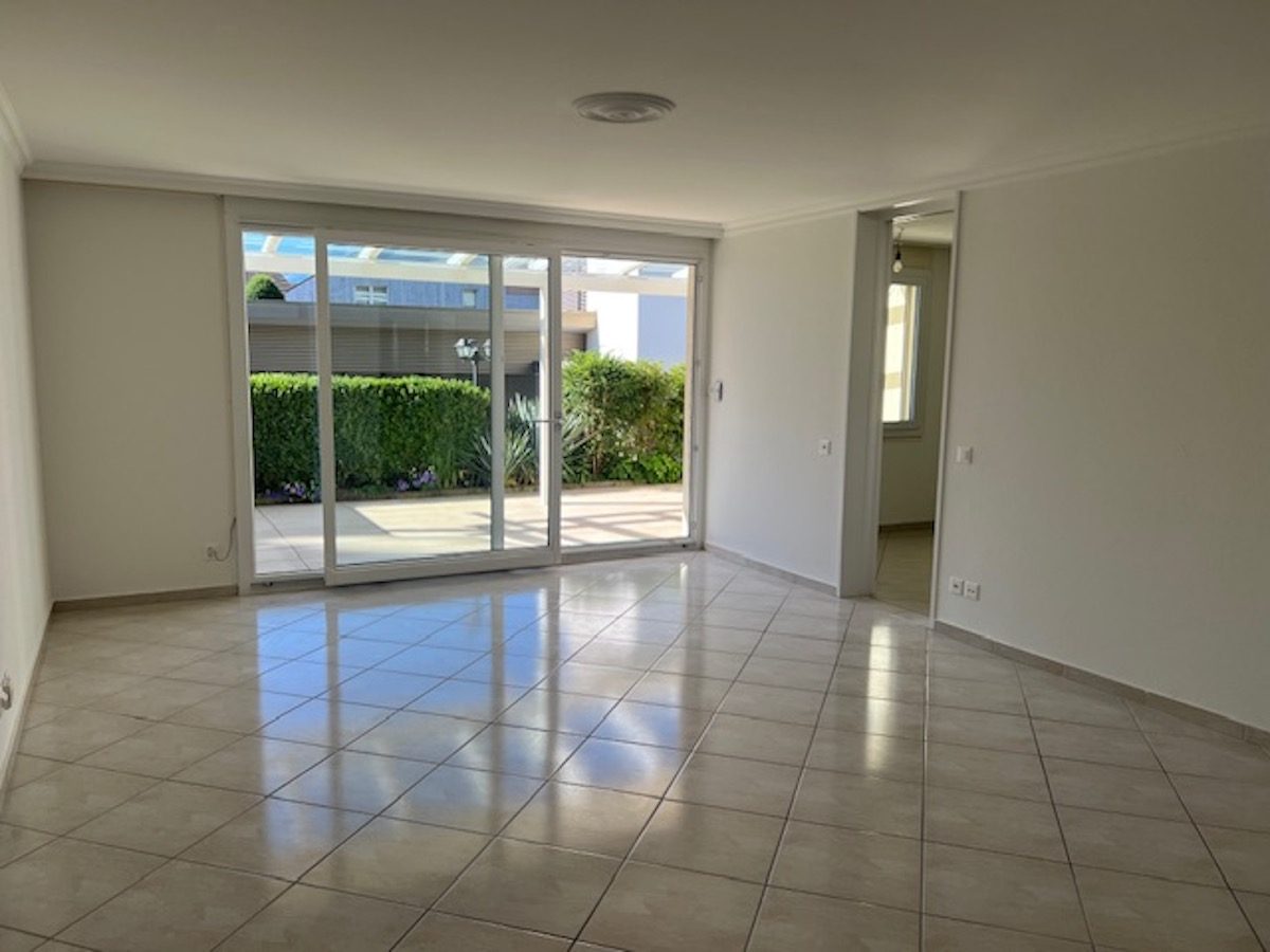 4.5 Zimmerwohnung (Hochparterre)