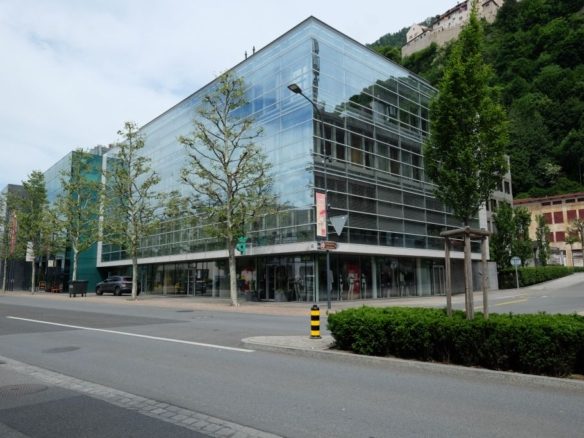 Ladenlokal / Dienstleistungsfläche