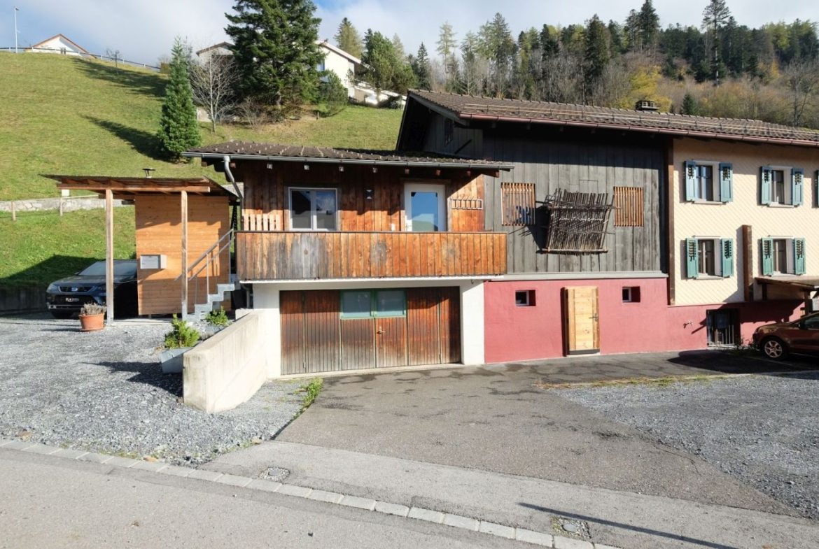 Wohnhaus / Grundstück mit Entwicklungspotential