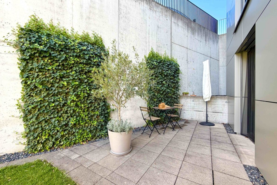 moderne 3.5-Zimmerwohnung mit Garten