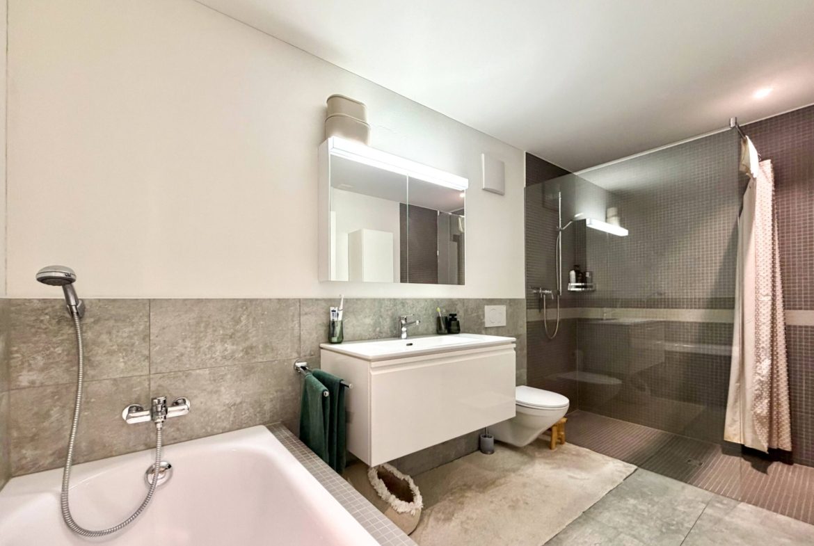 moderne 3.5-Zimmerwohnung mit Garten