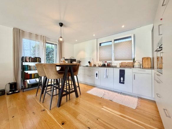moderne 3.5-Zimmerwohnung mit Garten