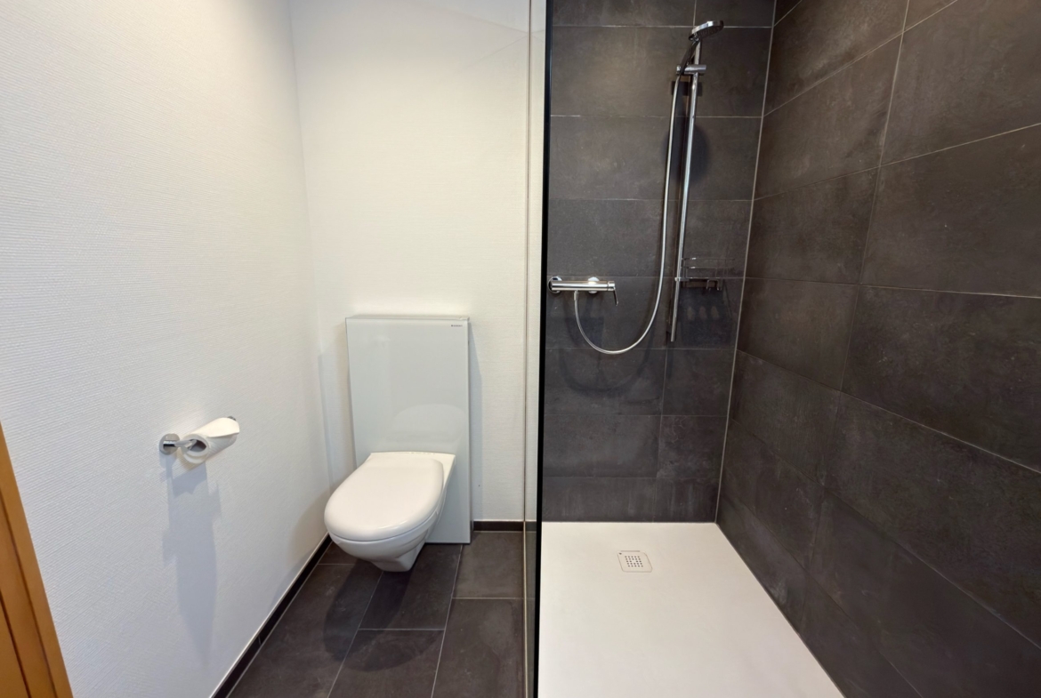 Zimmer mit eigenem Bad in 3er-WG, Haus mit Garten, Eschen