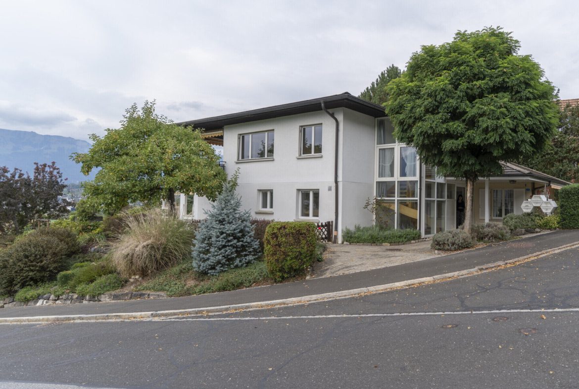 Mehrfamilienhaus mit drei Wohnungen